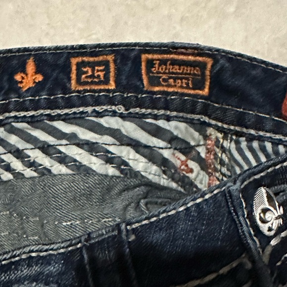 ROCK REVIVAL SIZE 25 CROPPED CAPRI JEANS - Picture 7 of 11